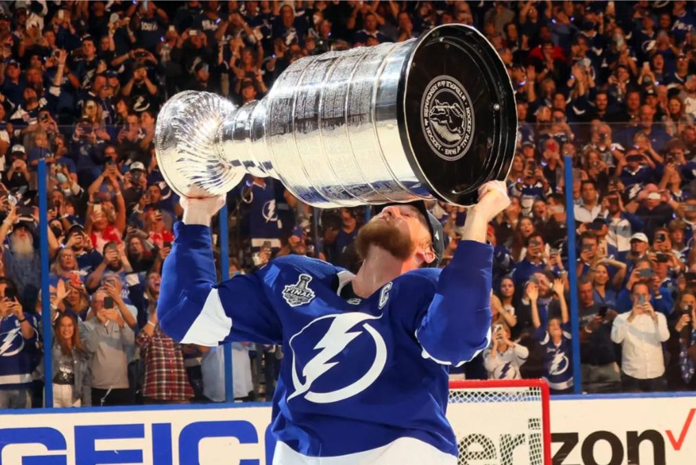 Tampa Bay Lightning vs Carolina Hurricanes Prediction, Betting Tips & Odds │25 SEPTEMBER, 2024