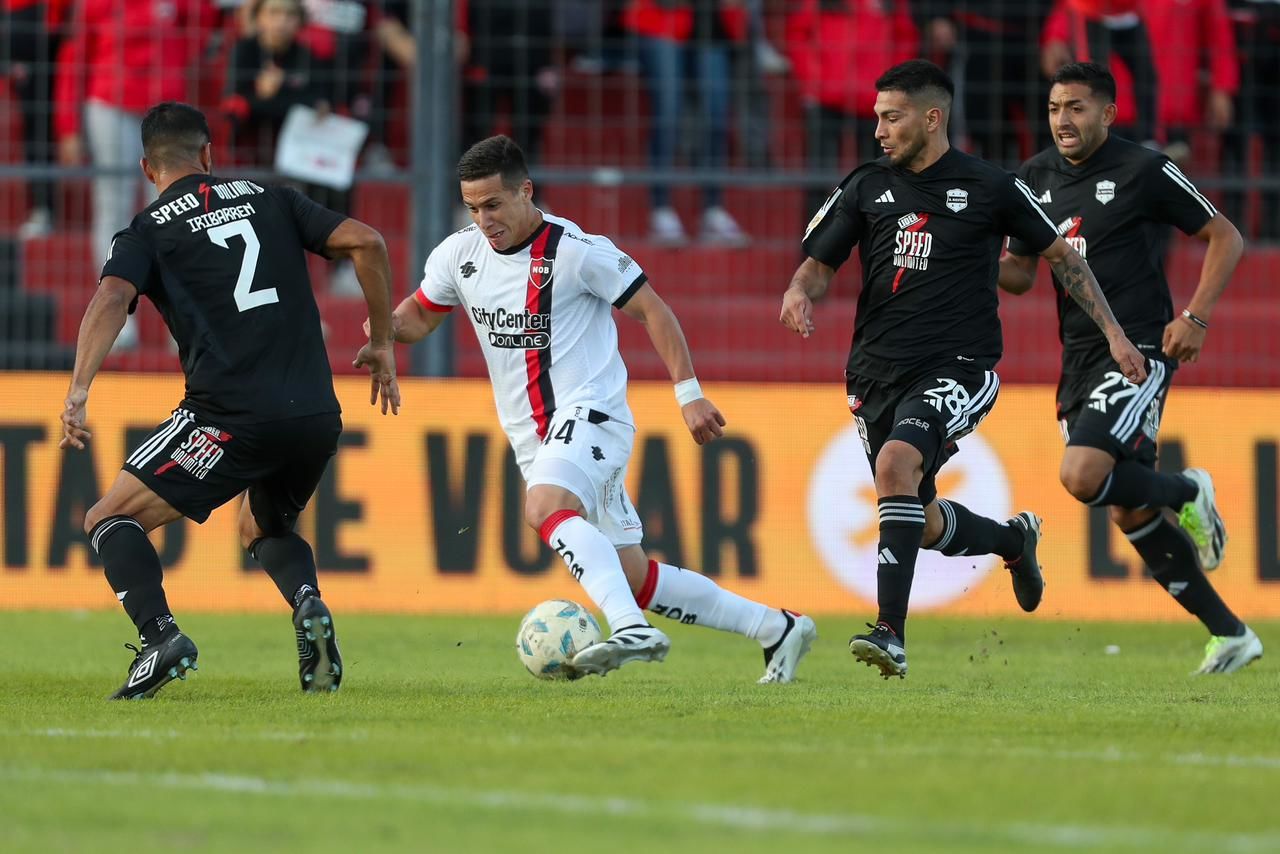 Deportivo Riestra vs. Newell’s Old Boys. Pronóstico, Apuestas y Cuotas│27 de septiembre de 2024