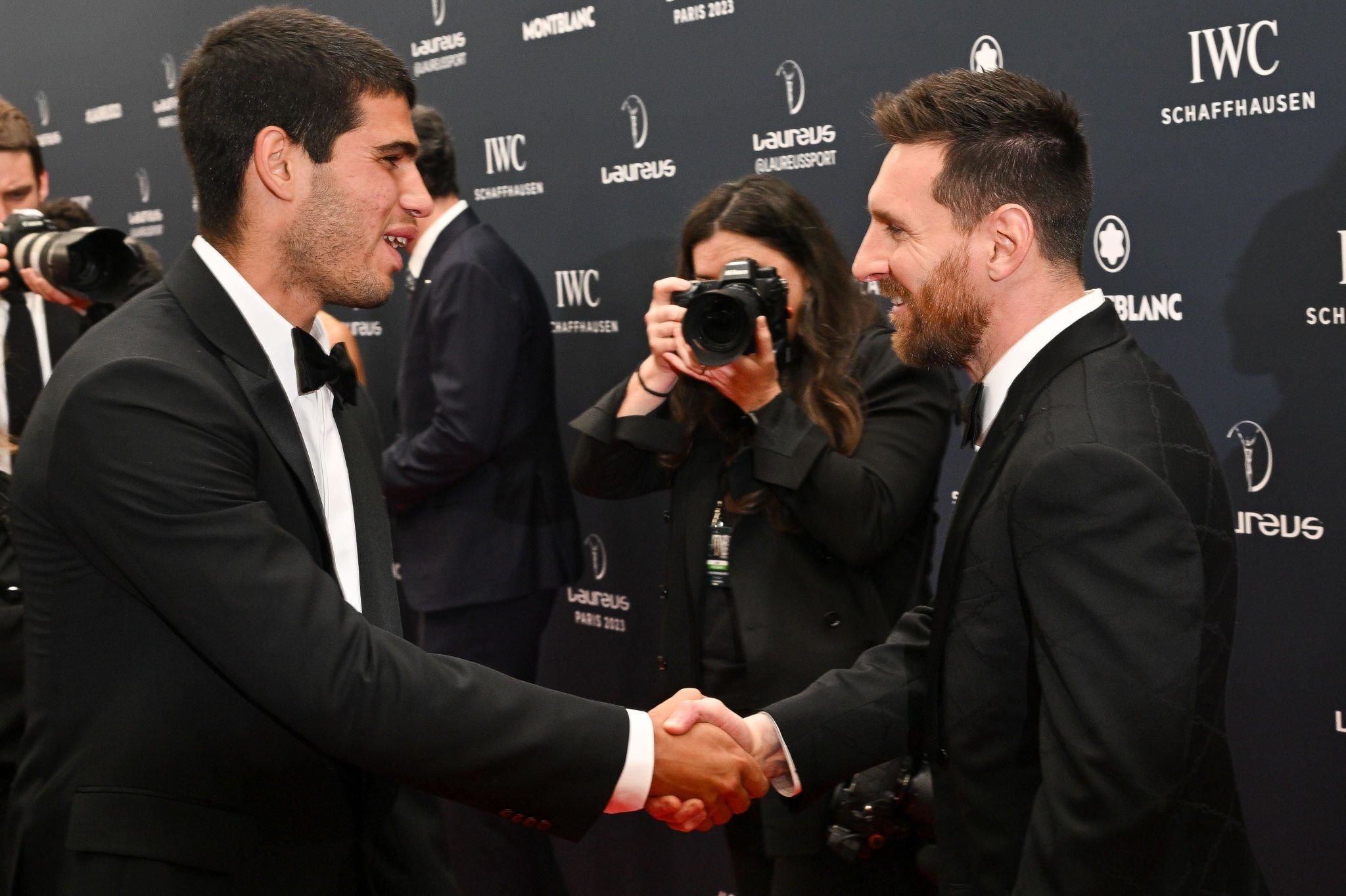 El paso por la alfombra roja de Carlos Alcaraz en los premios Laureus: &quot;Estoy cerquita de recuperar el número uno&quot;