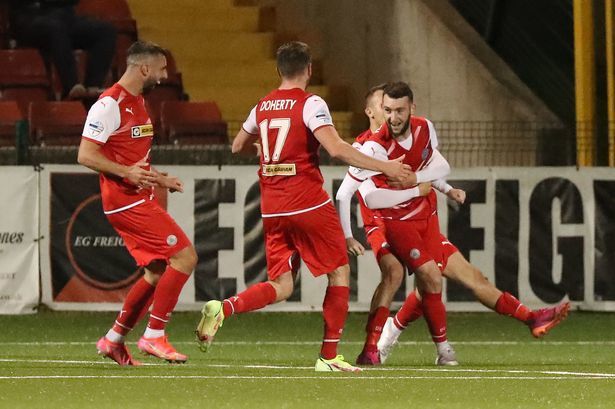 Carrick Rangers FC vs Cliftonville FC Prediction, Betting Tips & Odds │13 JANUARY, 2023