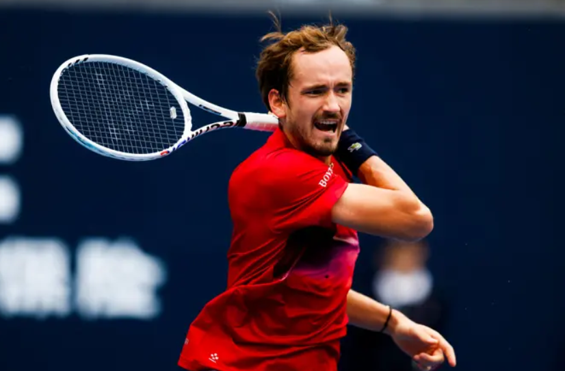 Stefanos Tsitsipas vs Daniil Medvedev Prediction, Betting Tips & Odds │9 OCTOBER, 2024