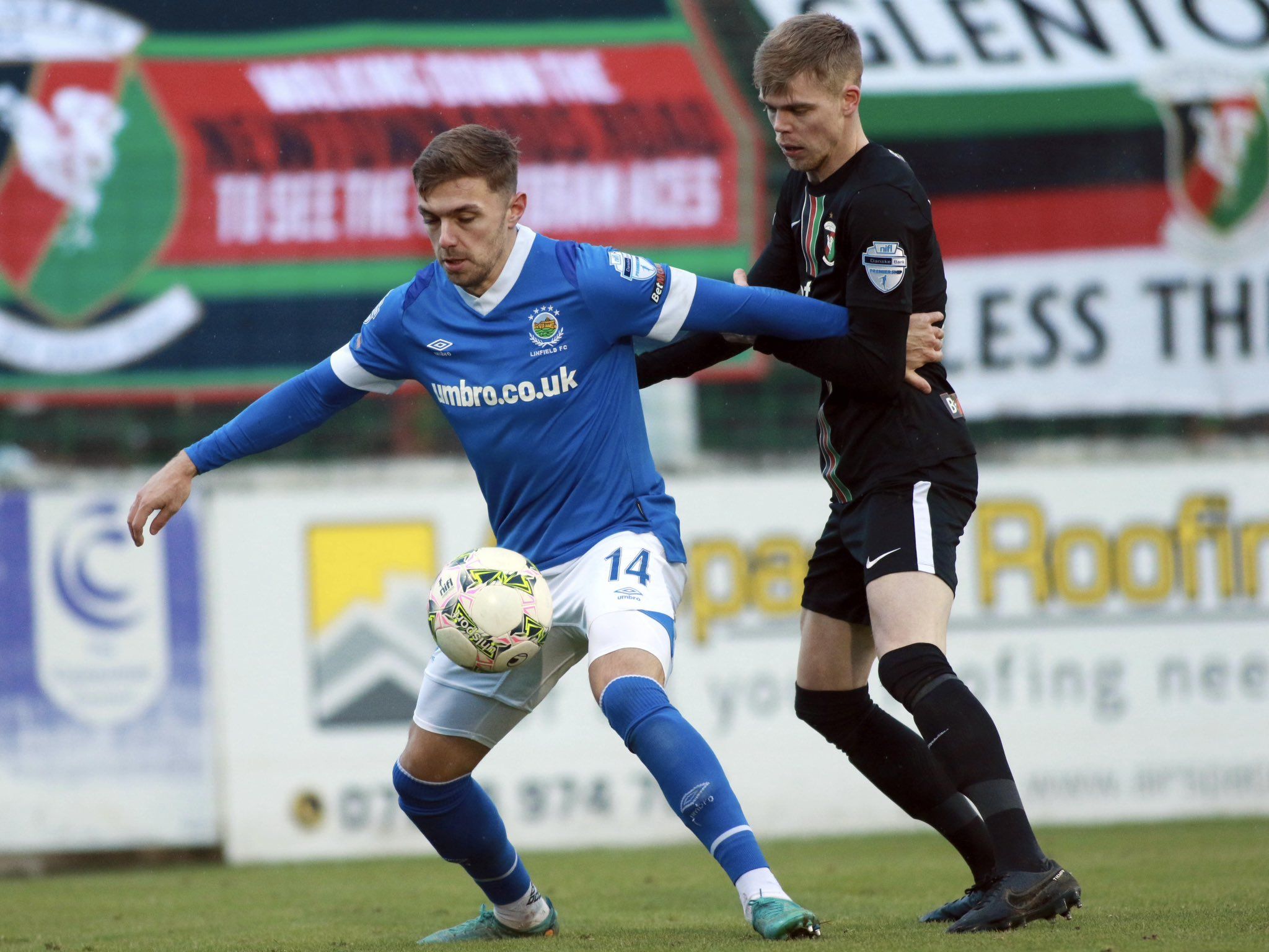 Linfield FC vs Carrick Rangers FC Prediction, Betting Tips & Odds │18 FEBRUARY, 2023