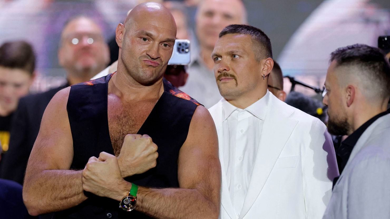 Fury's Promoter Says Tyson vs Usyk Rematch To Take Place In October
