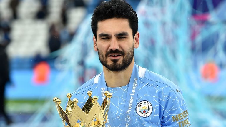 Manchester City Re-sign Gundogan From Barcelona