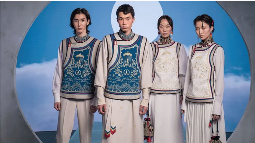 Delegación de Mongolia sorprende con uniformes para los Juegos Olímpicos 2024 