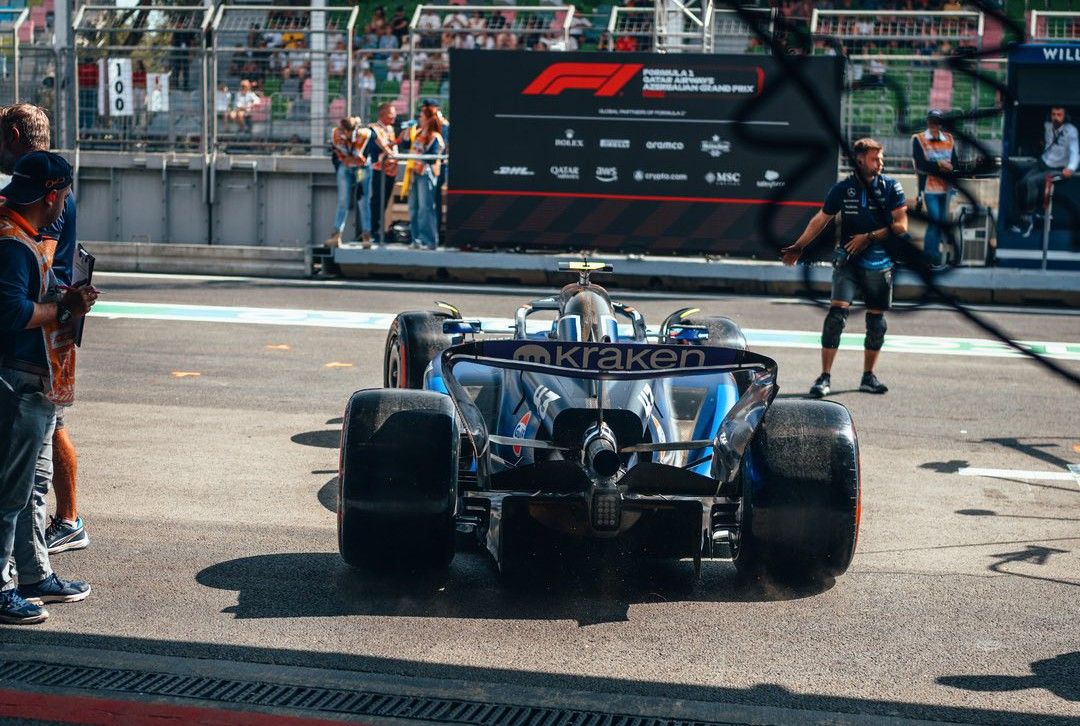 Franco Colapinto logró recuperarse de choque en la FP1 del Circuito de Bakú