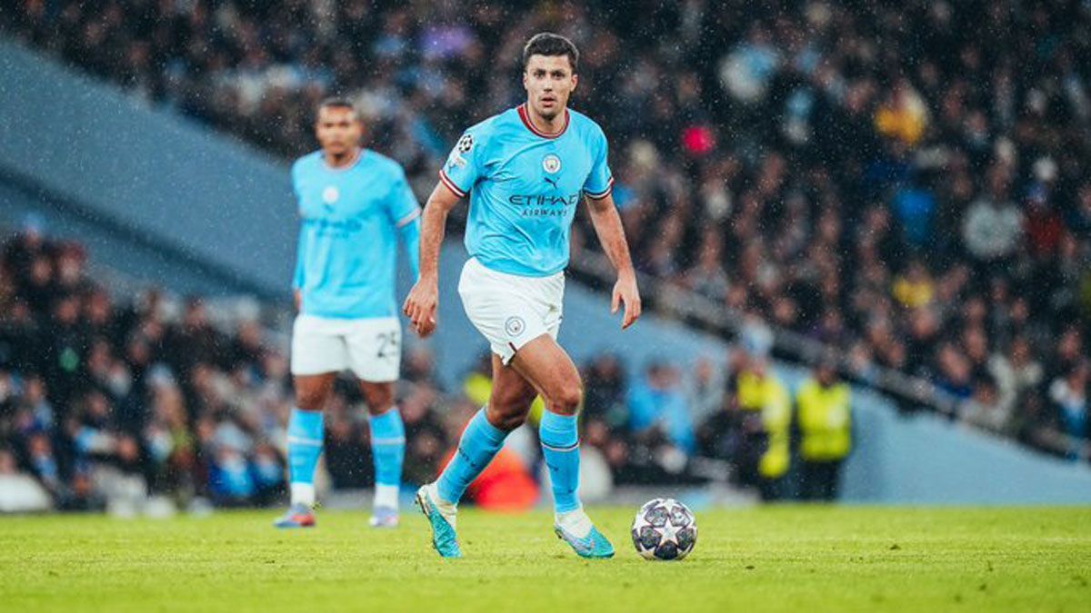 Rodri Hernández es elegido como el mejor centrocampista del mundo en la gala de los Globe Soccer Awards