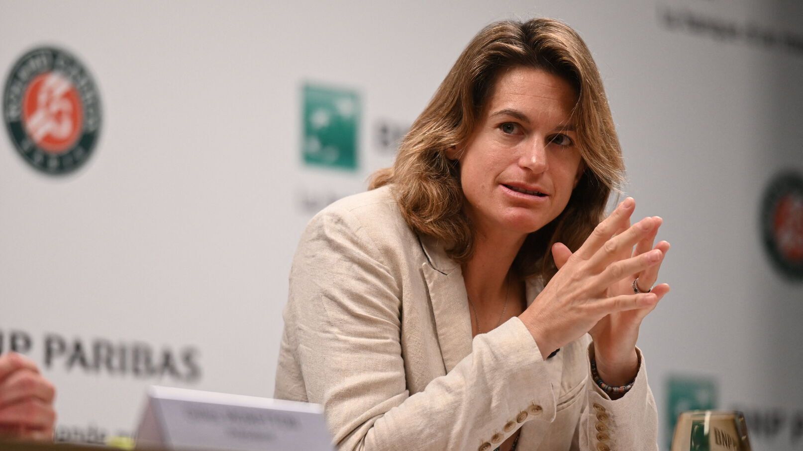 Amelie Mauresmo, profesional del tenis en las canchas y las oficinas,  hace 23 años confeso ser lesbiana