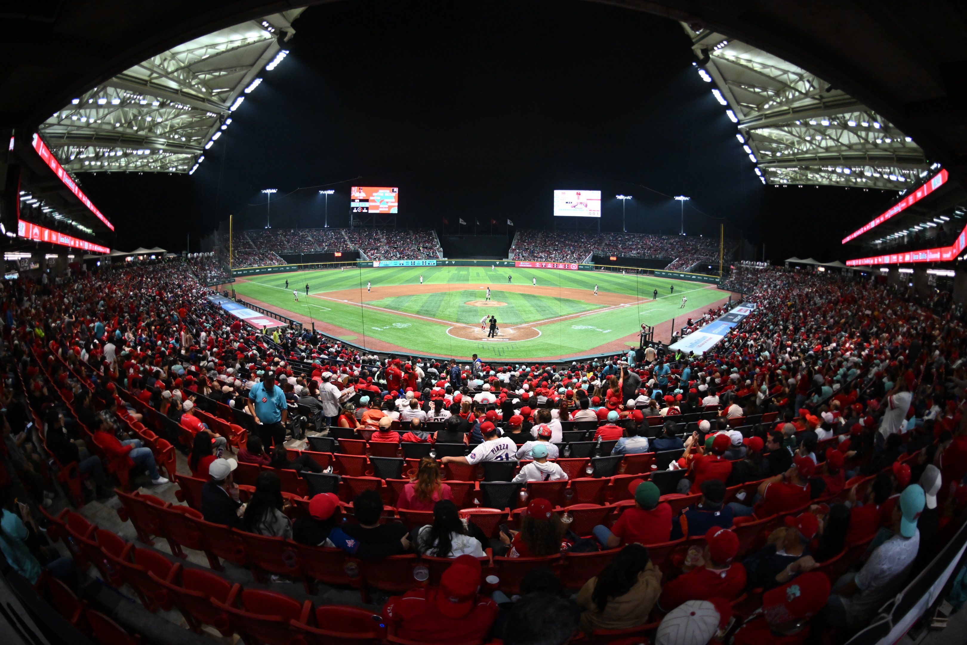 ¡Los Diablos Rojos dominan en la Serie del Rey!