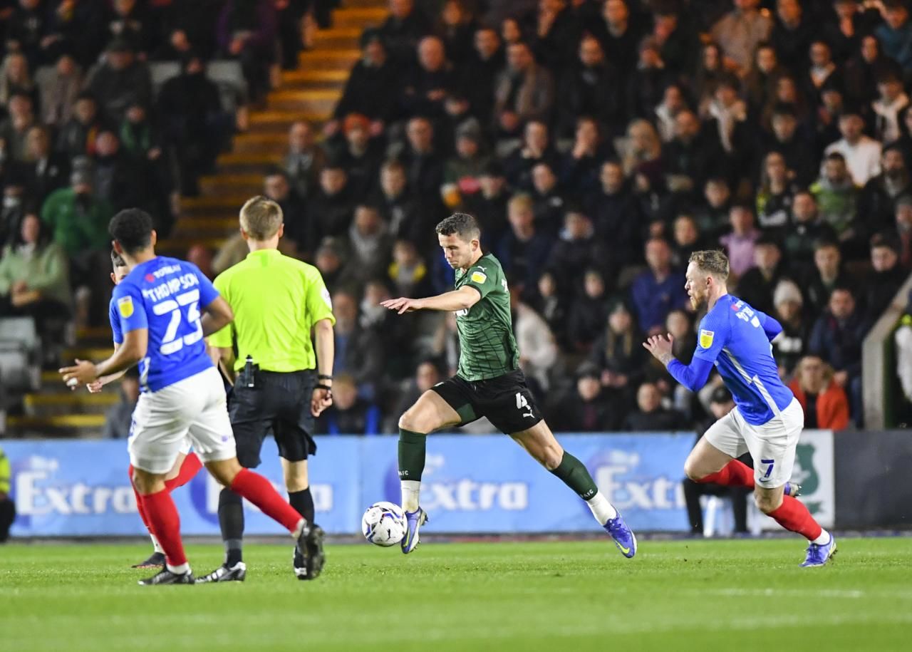 Plymouth Argyle vs. Portsmouth. Pronostico, Apuestas y Cuotas│5 de noviembre de 2024