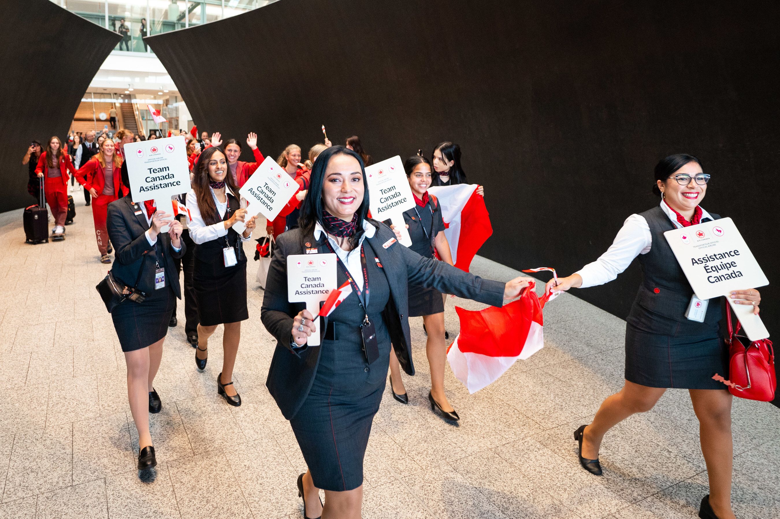 AirCanada se embarca con la delegación olímpica canadiense