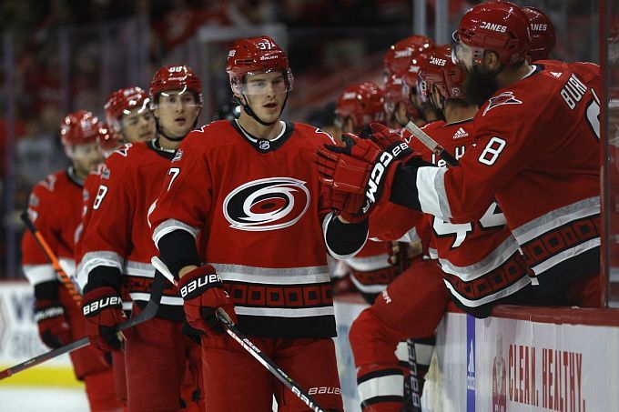 Carolina Hurricanes vs Dallas Stars Pronostico, Apuestas y Cuotas│17 de diciembre de 2022