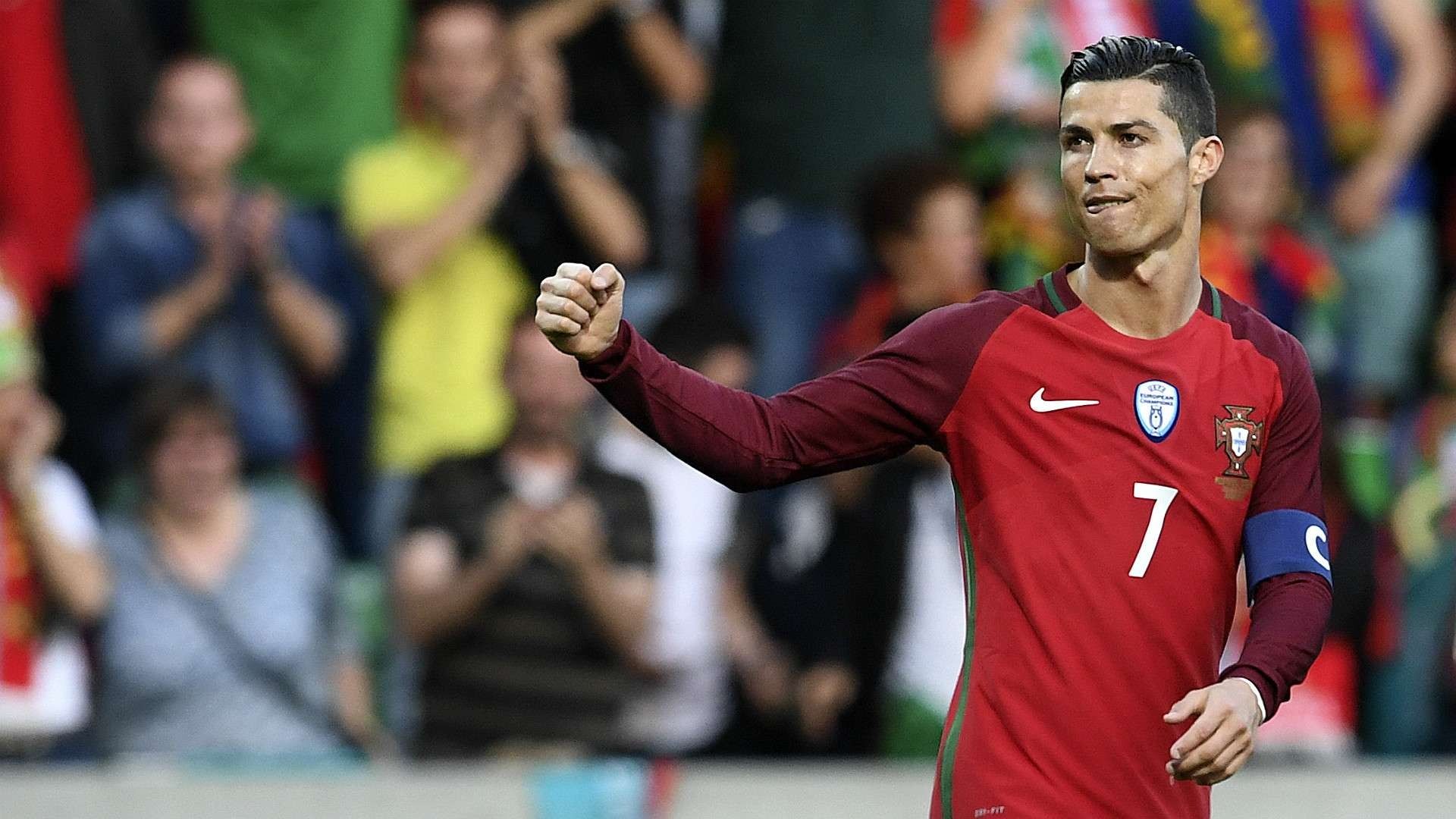 Roberto Martinez Bans Ronaldo’s Friends From Staying With Portuguese National Team