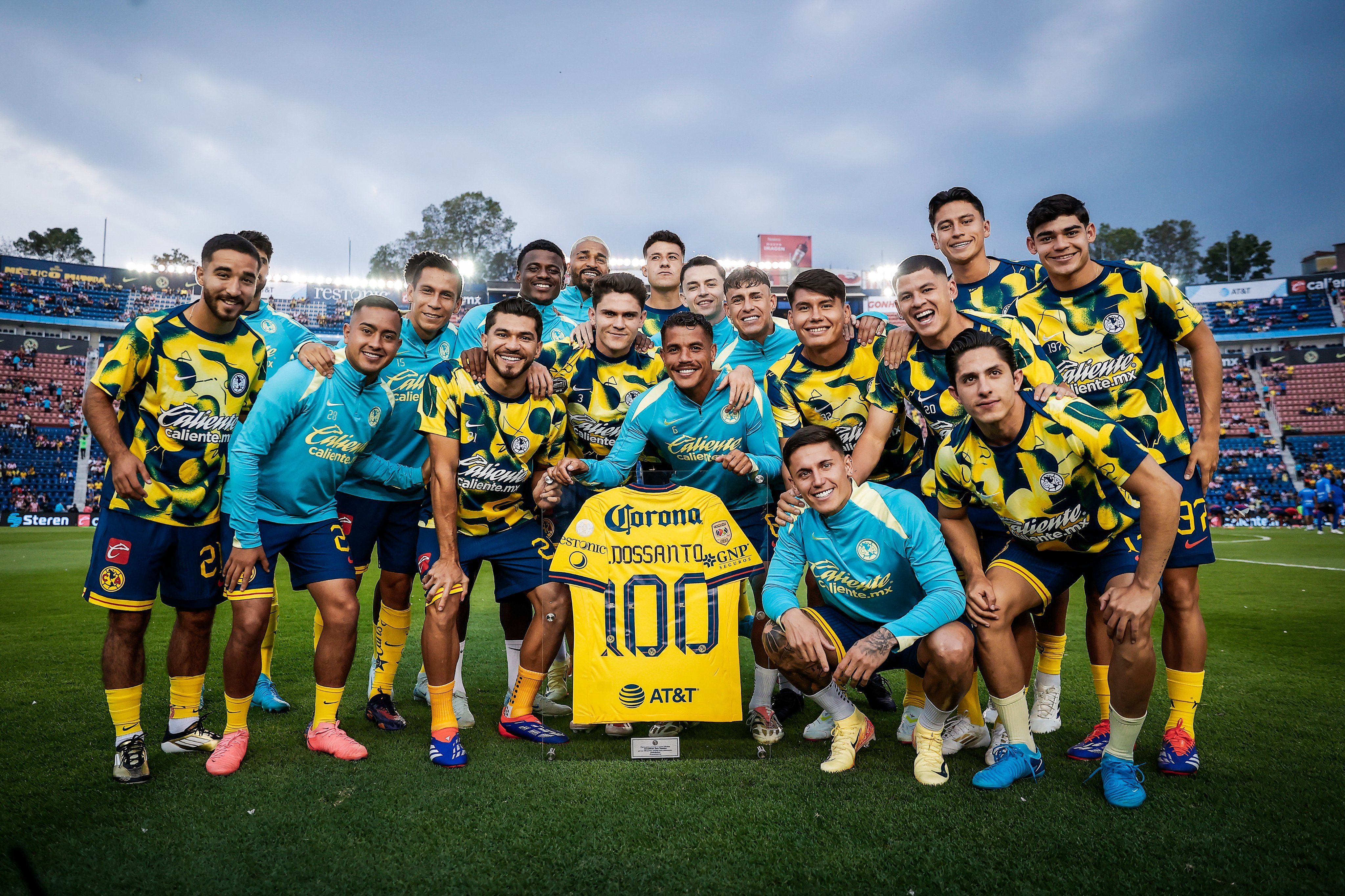 Reconocimiento a Jonathan Dos Santos por llegar a 100 partidos