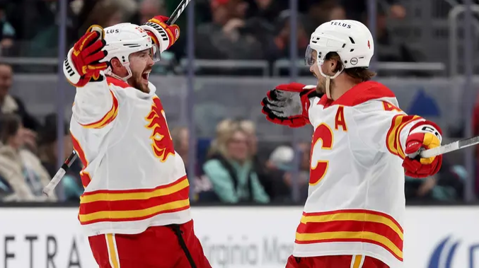 Calgary Flames vs Carolina Hurricanes Pronóstico, Apuestas y Cuotas│24 de octubre de 2024