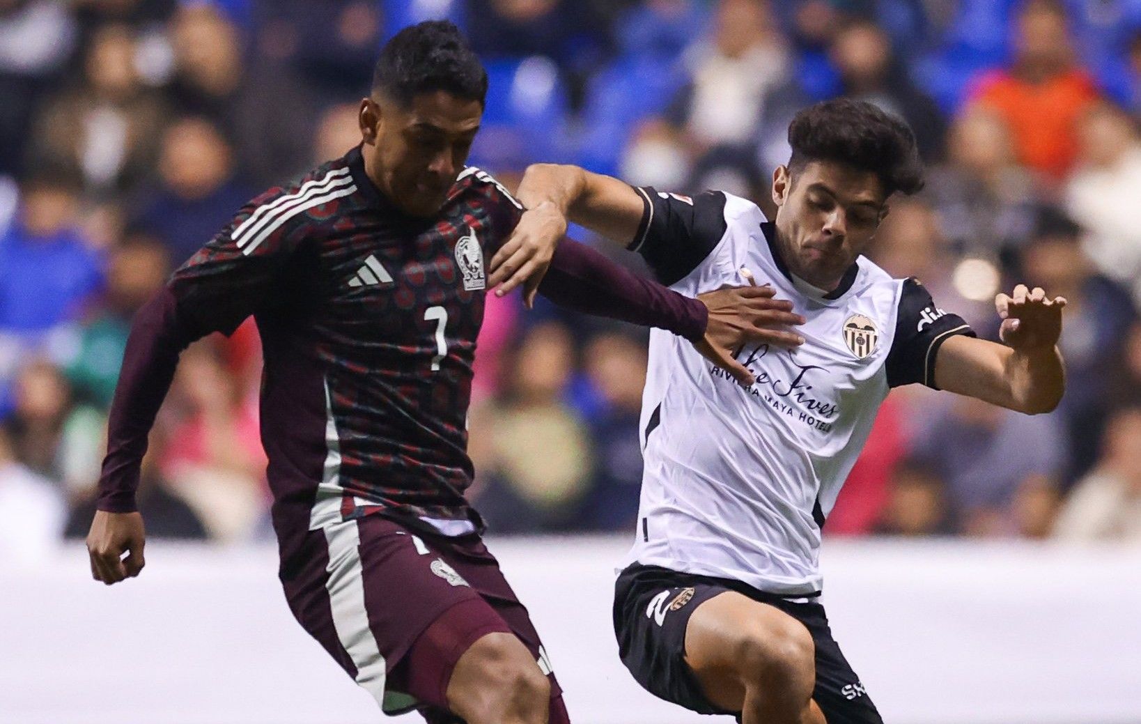 La Selección Mexicana empata con el Valencia en medio de abucheos de la afición