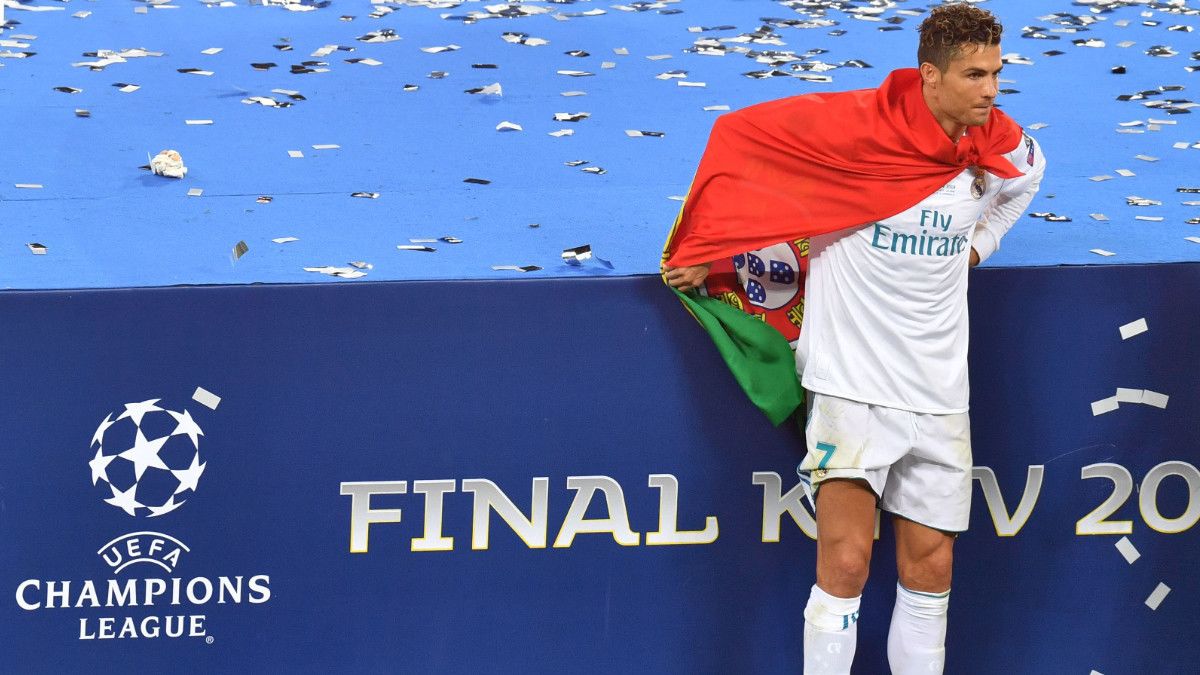 Cristiano Ronaldo recibe el premio al mejor goleador de todos los tiempos de la Champions League