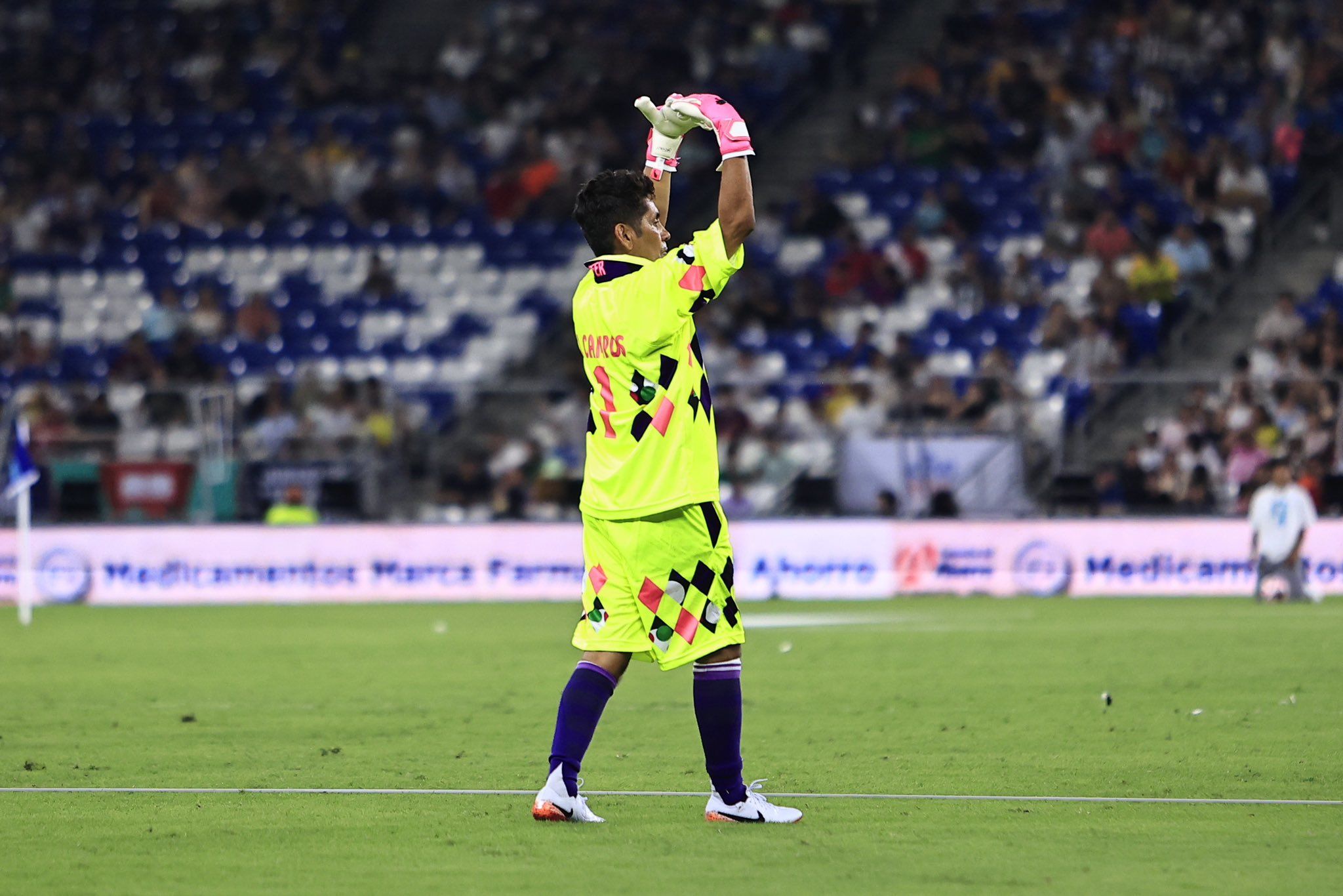 ¡Qué figura! Jorge Campos se lució en el Juego de Leyendas de la FIFA en Monterrey