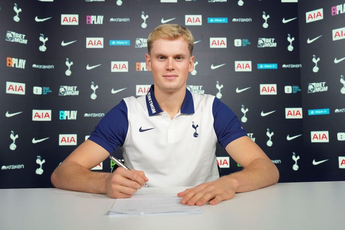 Son of Antonin Kinsky Joins Tottenham as Goalkeeper