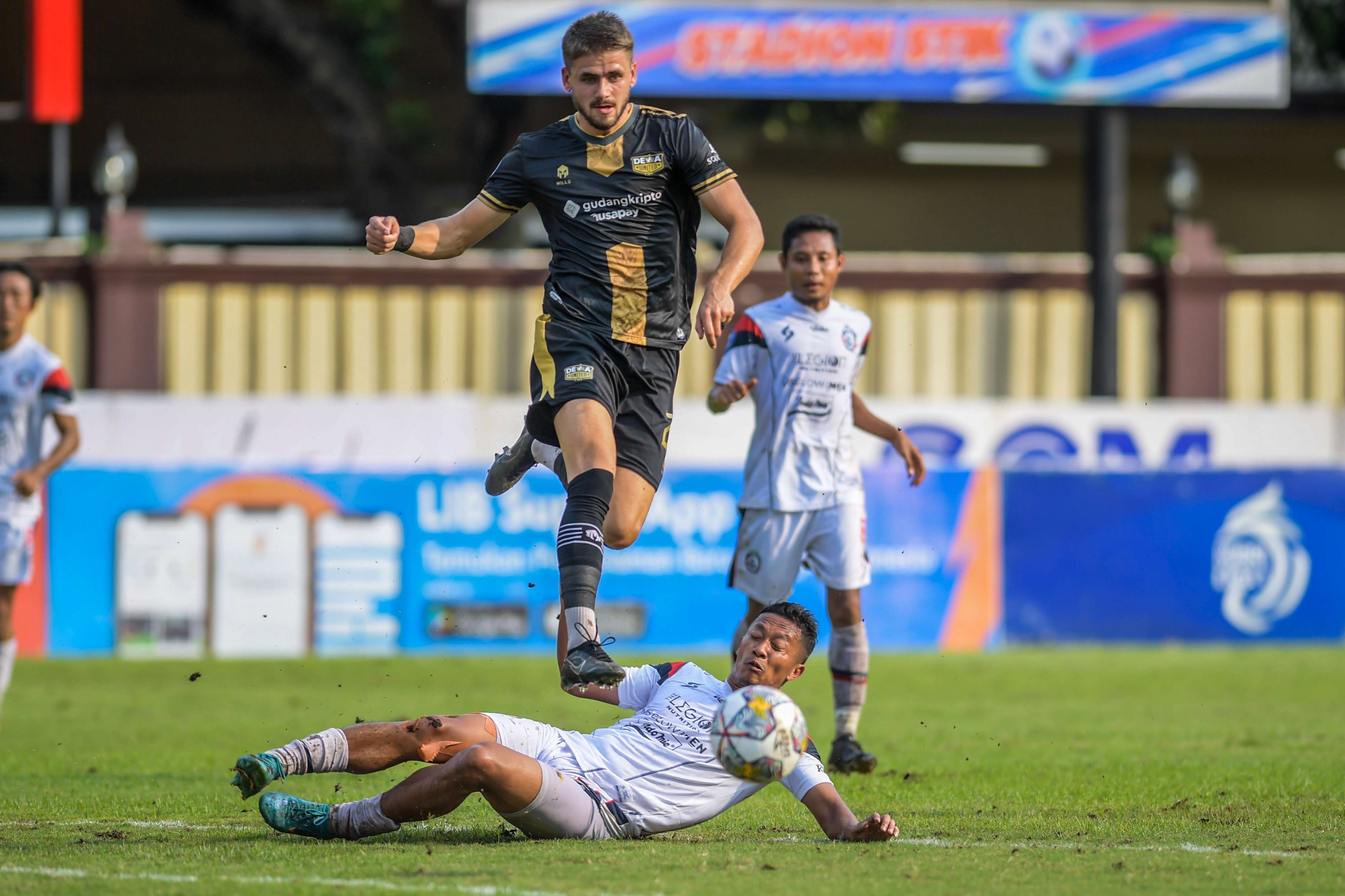 Arema FC vs Dewa United Prediction, Betting Tips & Odds | 12 AUGUST 2024