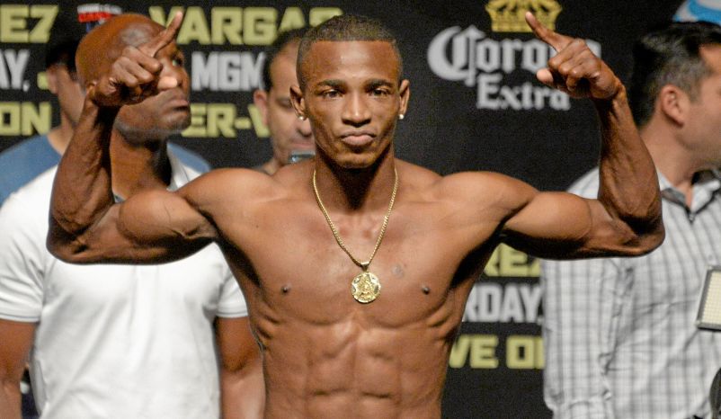 El campeón cubano de la AMB, Erislandy Lara, quiere continuar con su carrera profesional