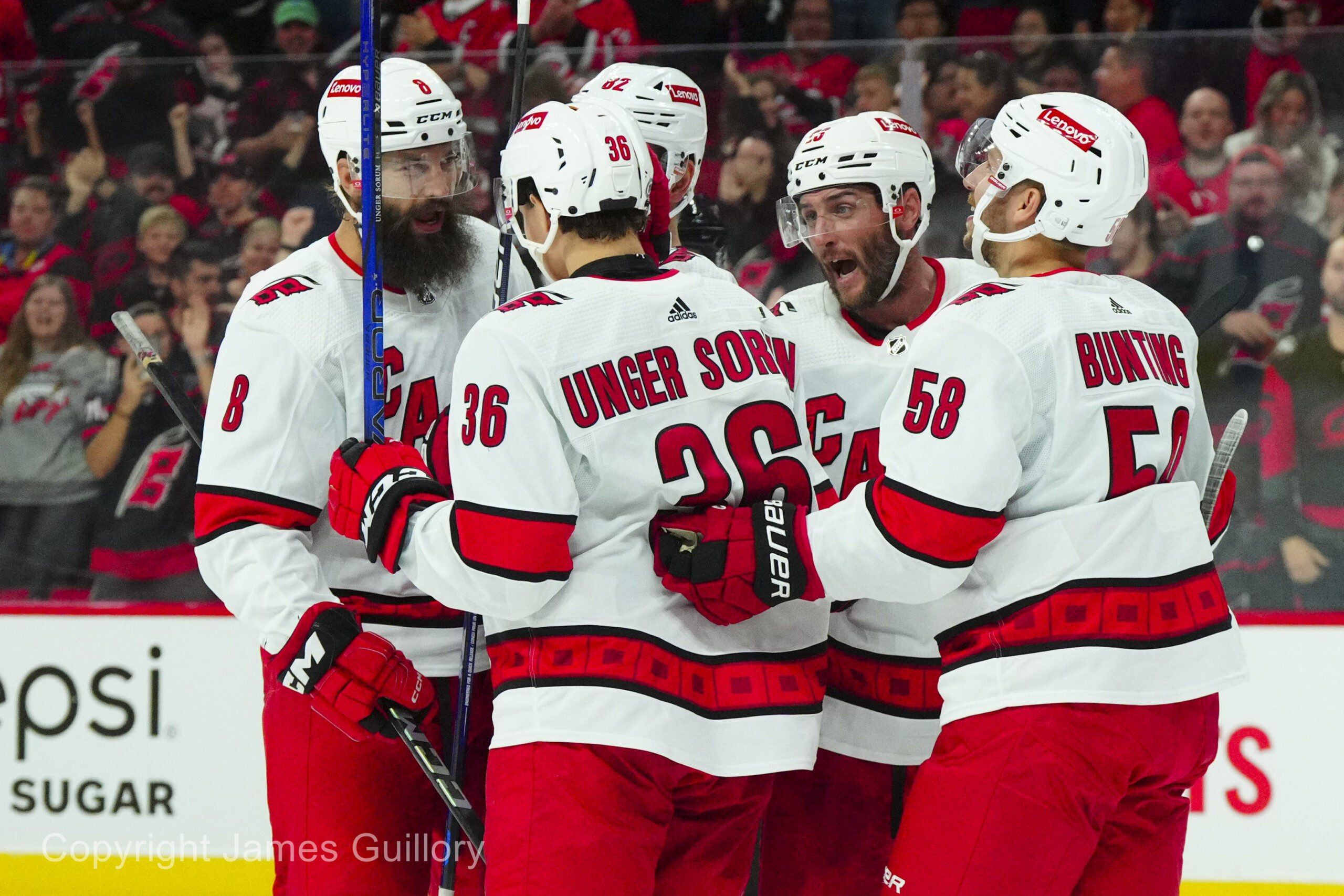 Carolina Hurricanes vs Ottawa Senators. Pronóstico, Apuestas y Cuotas│12 de octubre de 2023