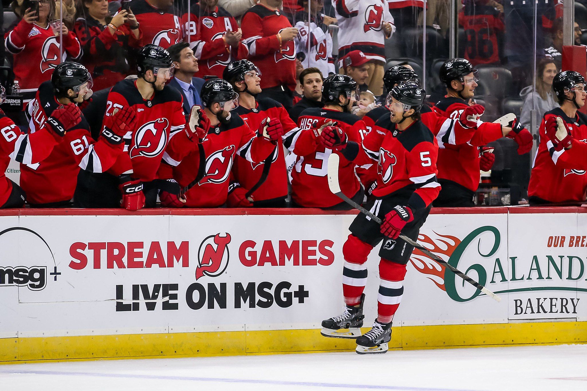 New Jersey Devils vs. Utah Hockey Club. Pronóstico, Apuestas y Cuotas│14 de octubre de 2024