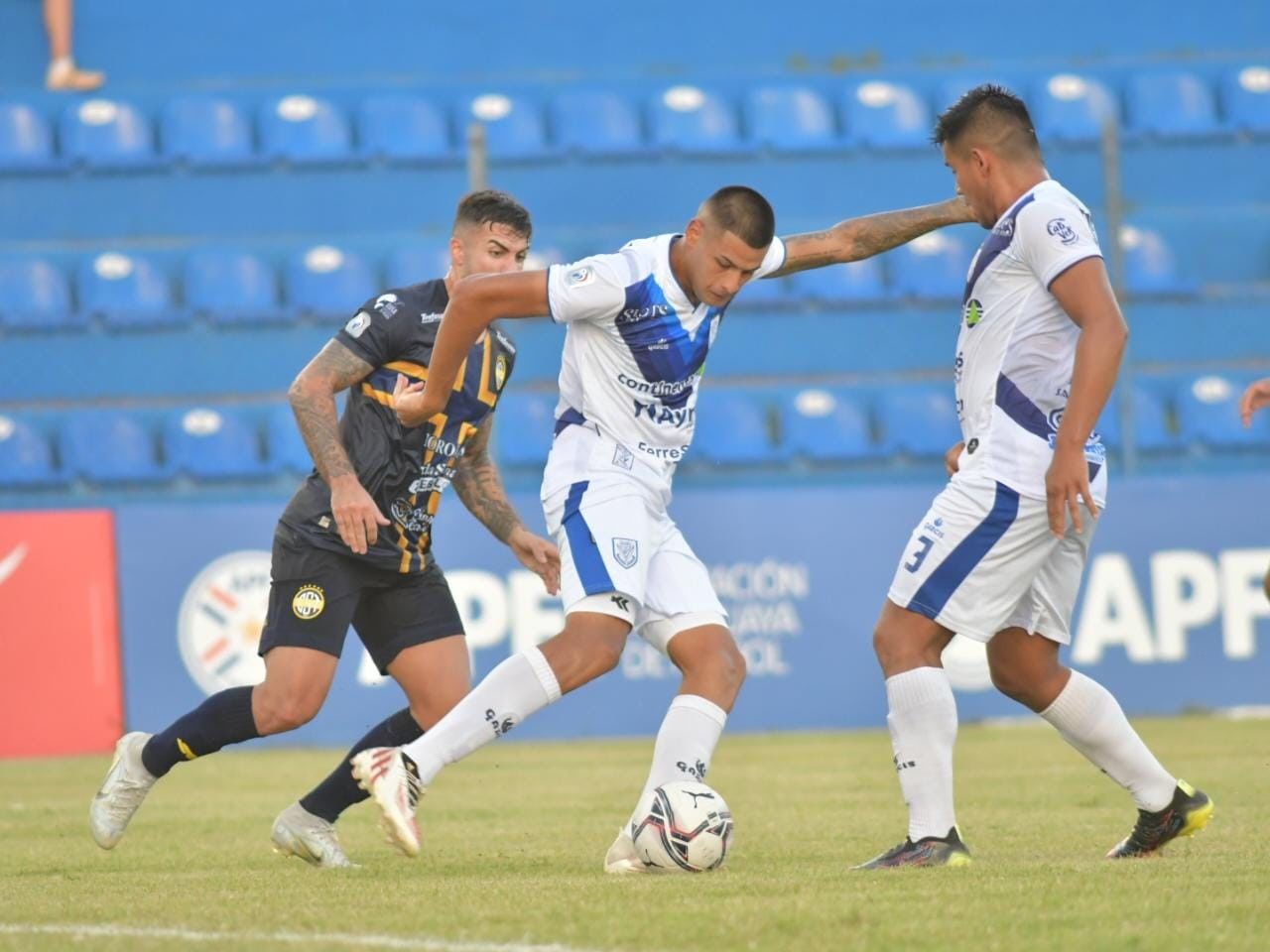 Football Mania - Sportivo Trinidense vs Fernando de la Mora 29/04/2022
