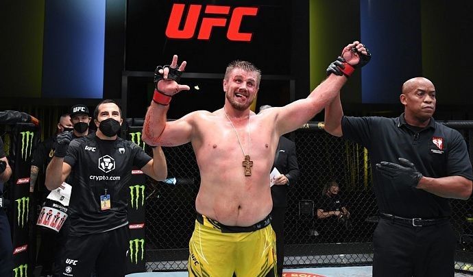 Alexander Romanov, peleador de UFC: &quot;Es hora de &quot;quitarle los cuernos&quot; a Nascimento&quot;