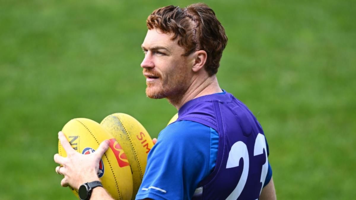 Australian Football Player Gary Rohan Stunned Practice With A Viral Look Photo