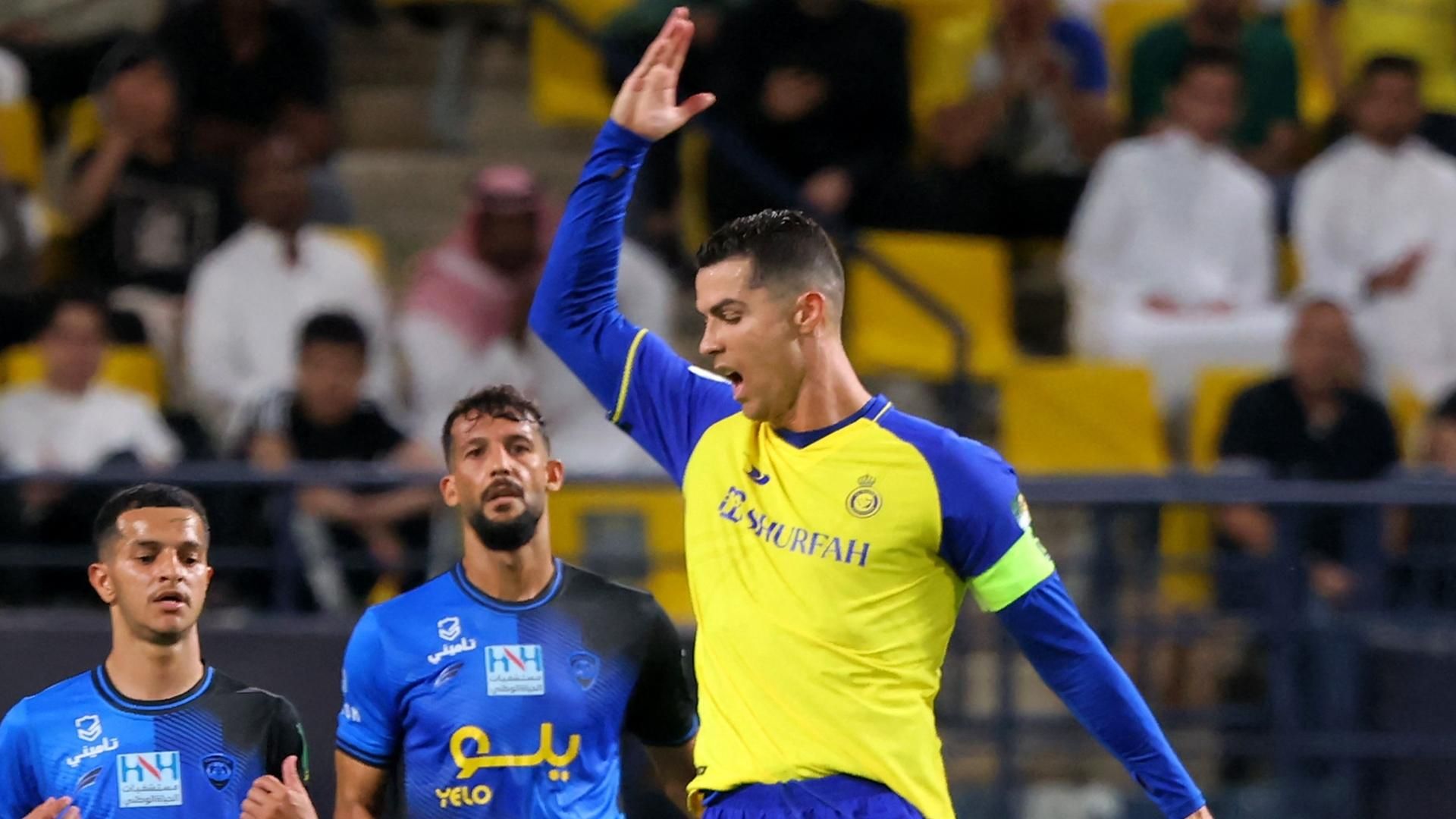 Ronaldo criticizes AlNassr home field during match