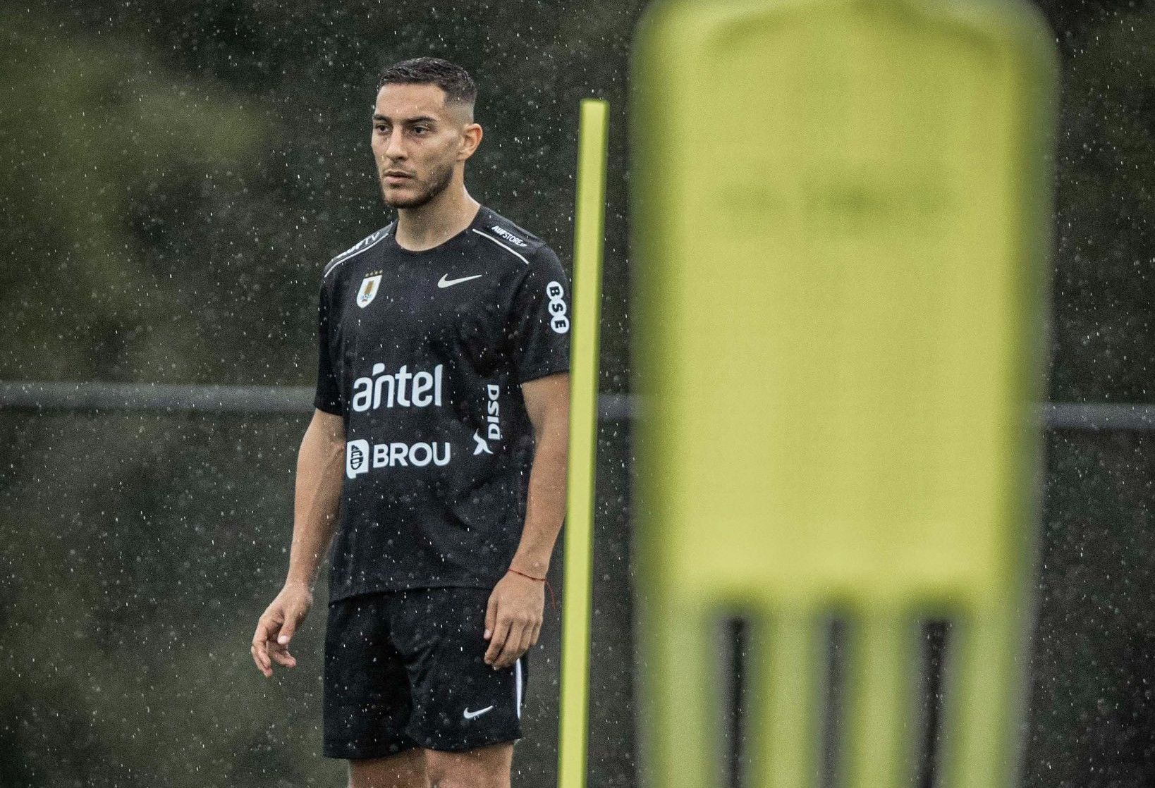 Sebastián Cáceres estará fuera al menos un mes tras lesión con Uruguay