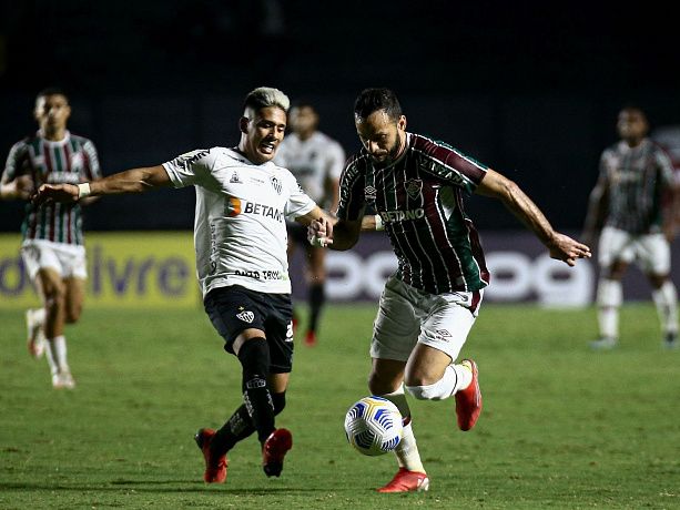 Atletico Mineiro beats leader Fluminense in added time