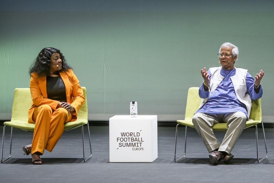 Fatma Samoura, Muhammad Yunus ( ganador del Premio Nobel de la Paz)