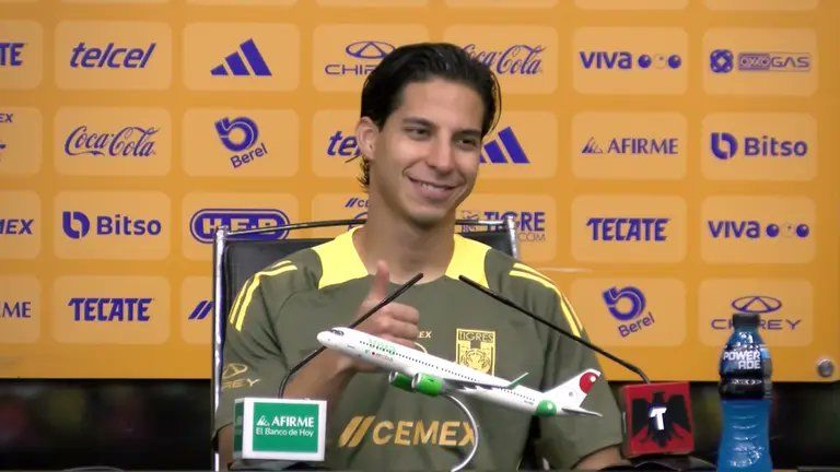 Diego Lainez.