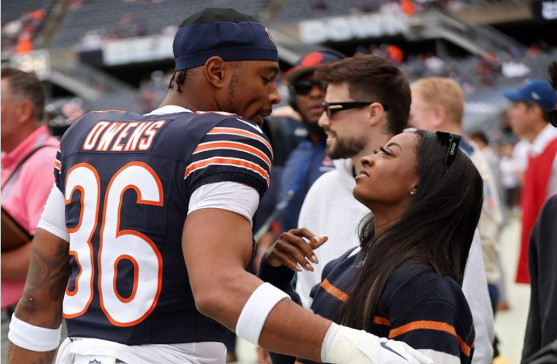 Jonathan Owens y Simone Biles.