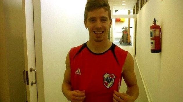 Muniain con camiseta de River Plate