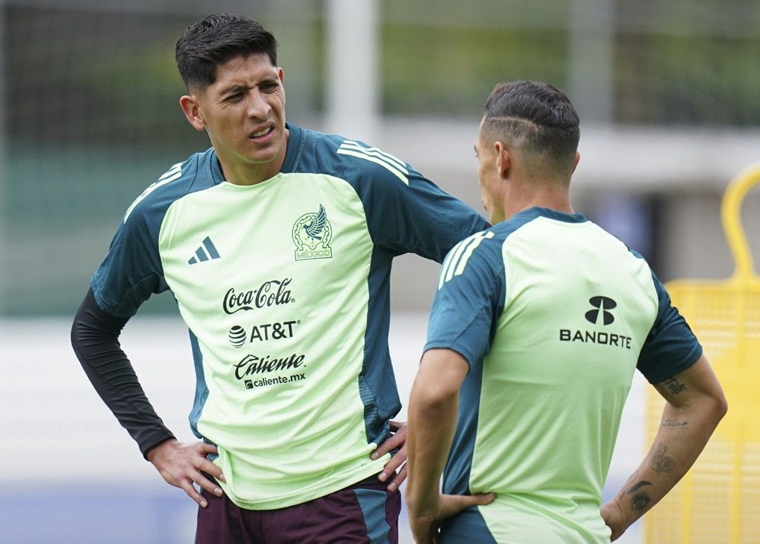 Edson Álvarez y Andrés Guardado.