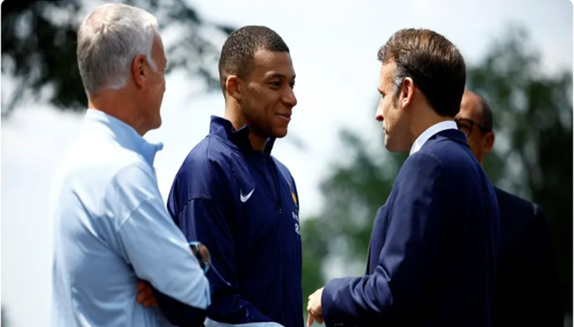 Didier Deschamps, Kylian Mbappe, Emmanuel Macron